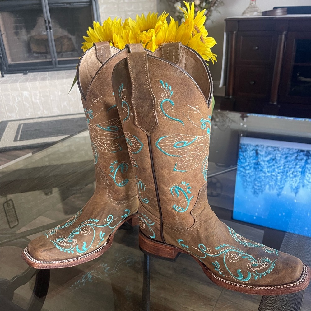Ladies Circle G Western Boots. NWOT. In original box, and never worn. - Picture 2 of 12